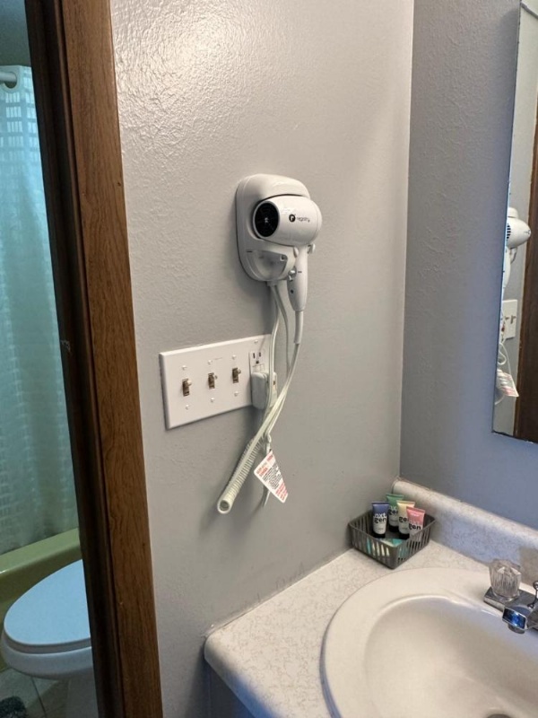 Paxton Inn Motel image 17